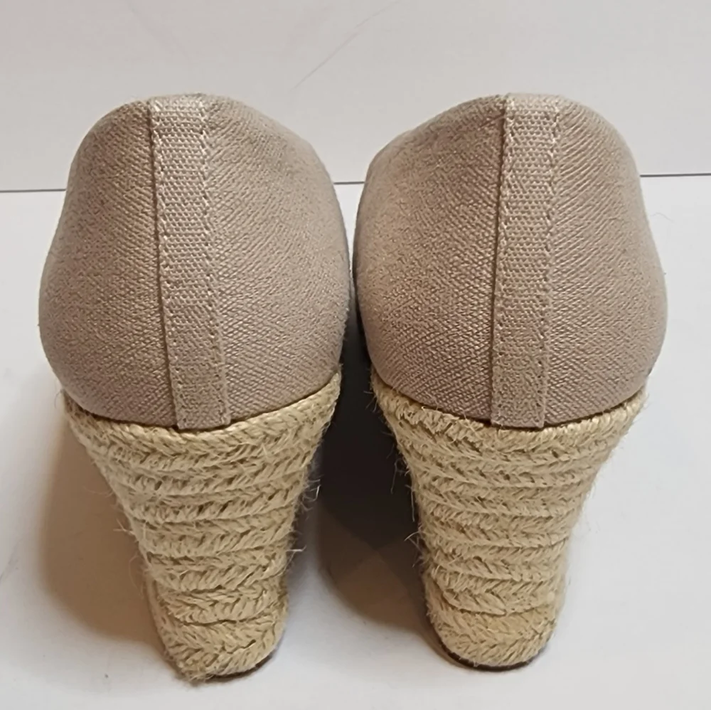 J. Crew Canvas espadrille wedges in Flax. Women's size‎ 8.5.